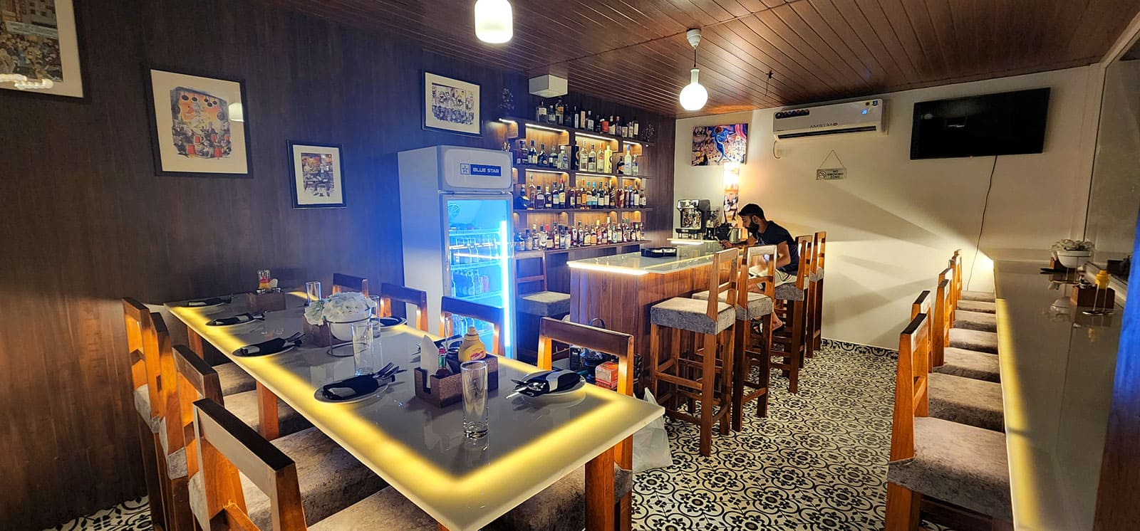beach-resort-with-bar